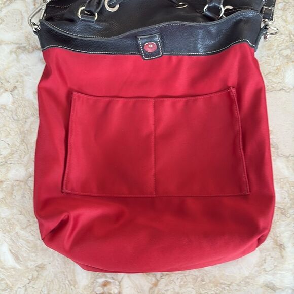 Roots Tribe Leather Large Bucket Crossbody Bag Made in Canada - Picture 10 of 11